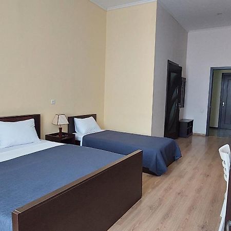 Backstreet Hotel - Near Tbilisi Central ภายนอก รูปภาพ