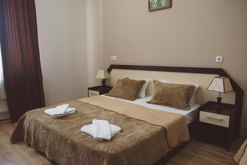 Backstreet Hotel - Near Tbilisi Central ภายนอก รูปภาพ