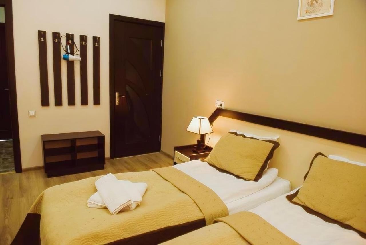 Backstreet Hotel - Near Tbilisi Central ภายนอก รูปภาพ