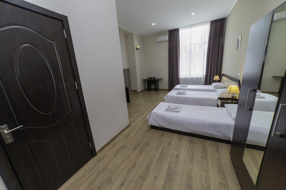 Backstreet Hotel - Near Tbilisi Central ภายนอก รูปภาพ