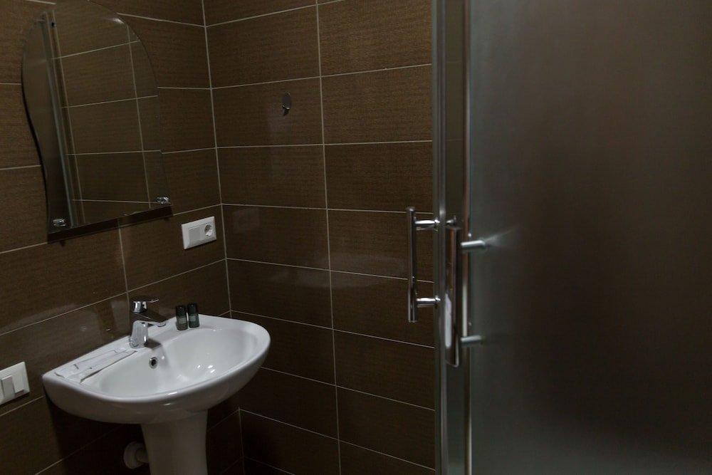 Backstreet Hotel - Near Tbilisi Central ภายนอก รูปภาพ