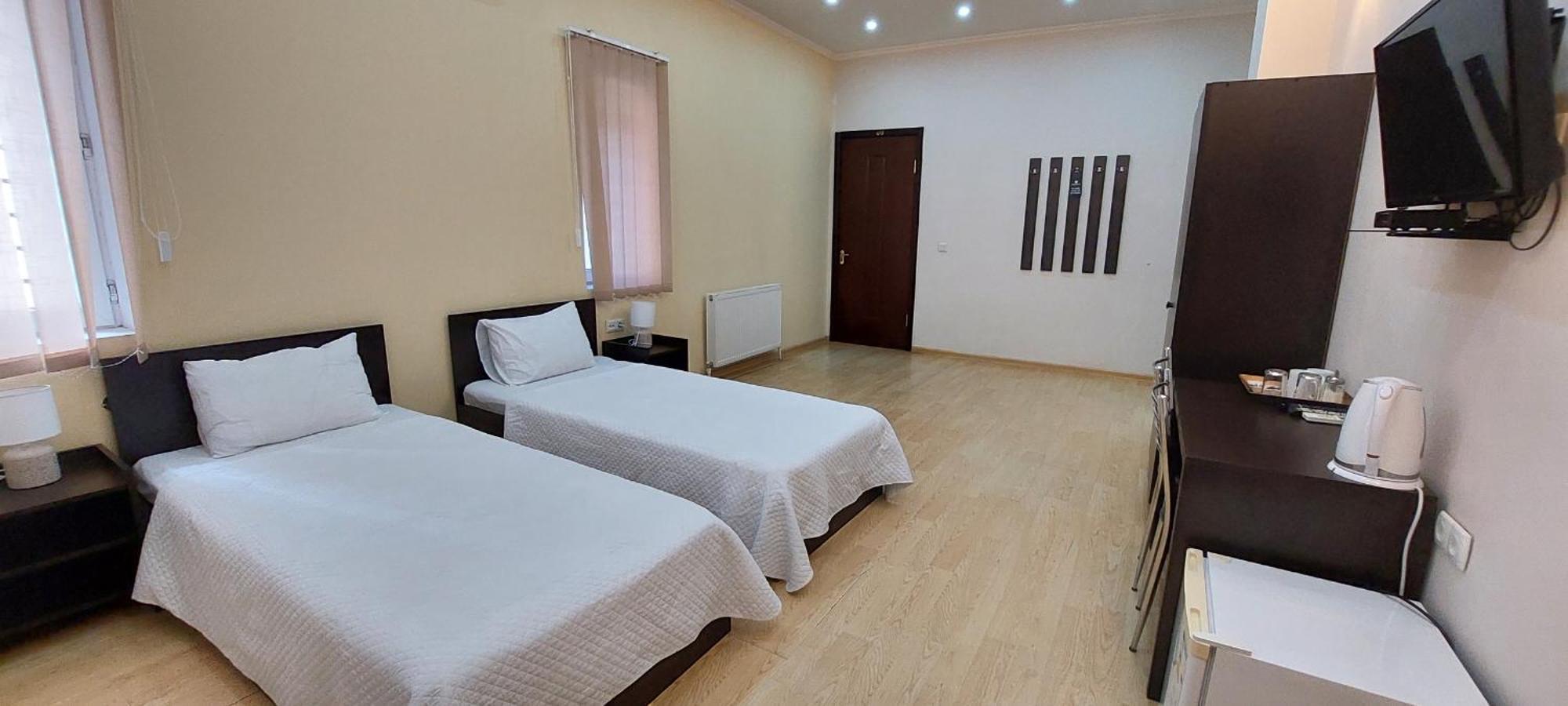 Backstreet Hotel - Near Tbilisi Central ภายนอก รูปภาพ